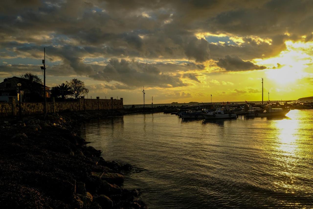 Lavantali Konak Otel Restoran Seferihisar Exterior foto
